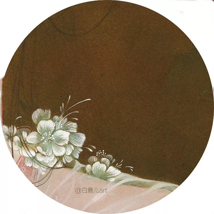 玉手青丝美女图片,一袭白衣清冷出尘的古风美人