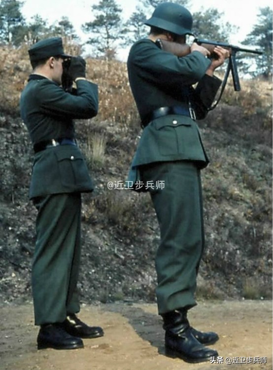 二战军用德式钢盔,二战德国装备了多少单兵铁拳部队