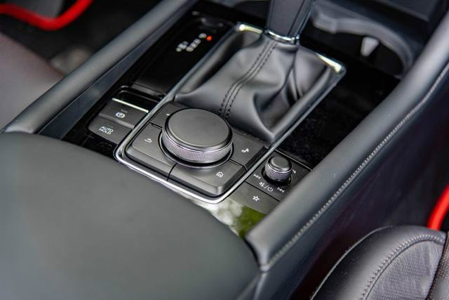 新款昂克赛拉值不值得入手,昂克赛拉为什么掉价那么严重