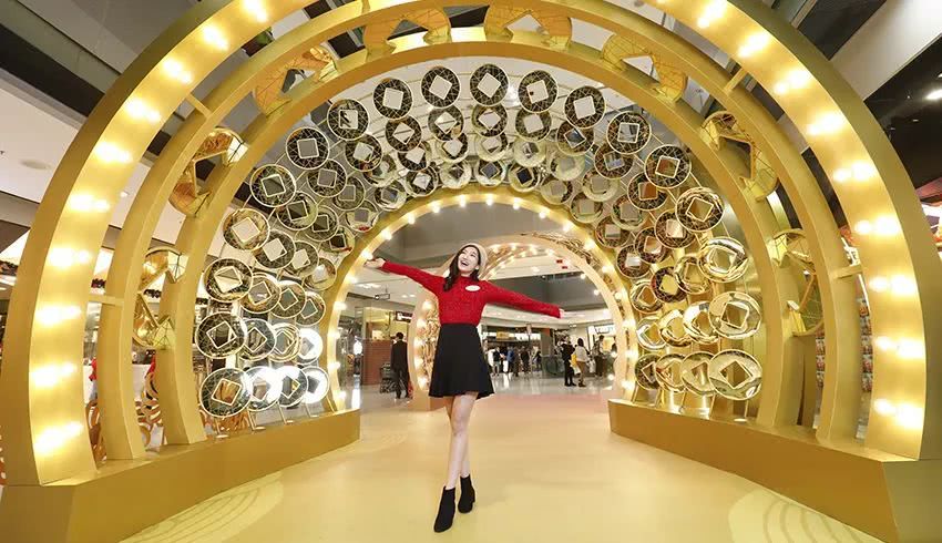 新春购物节乘车,从深圳如何到香港东荟城名店仓