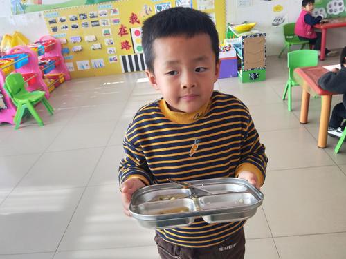 宝宝上幼儿园越来越瘦,孩子上幼儿园越来越瘦