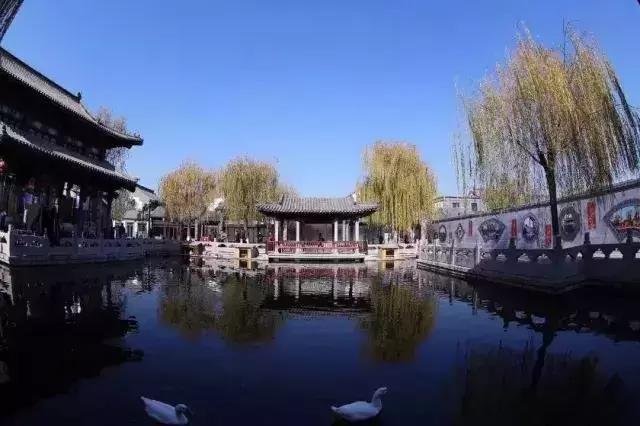 冬季山东山泉水最美最有韵味？济南山泉水美？泰山上下一片银白？