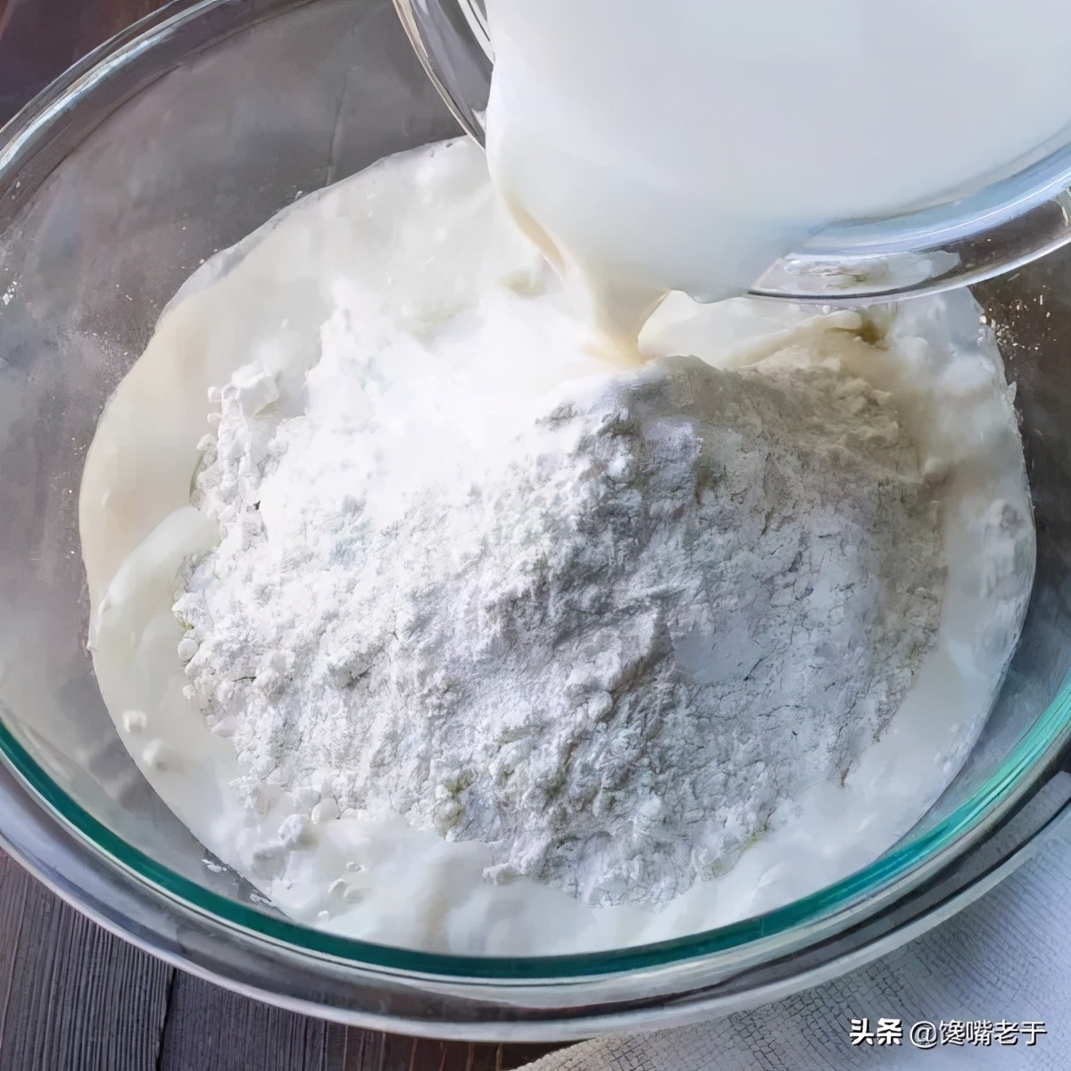 蒸包子不要直接上锅蒸牢记3诀窍,蒸包子有的包子塌陷萎缩