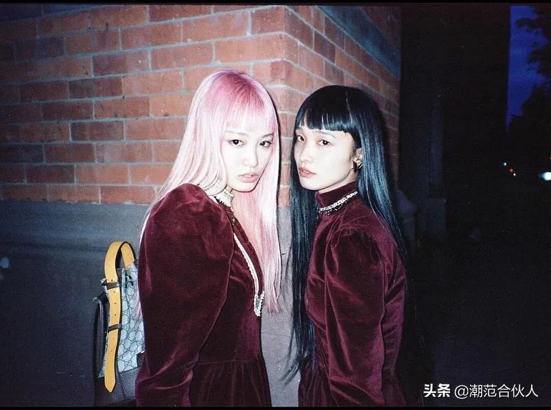 楂樹釜瀛愭儏渚ｆ挒鑹茬郴绌挎惌,鎾炶～鍑犵巼鏋佷綆鎯呬荆绌挎惌蹇冩満璧锋潵