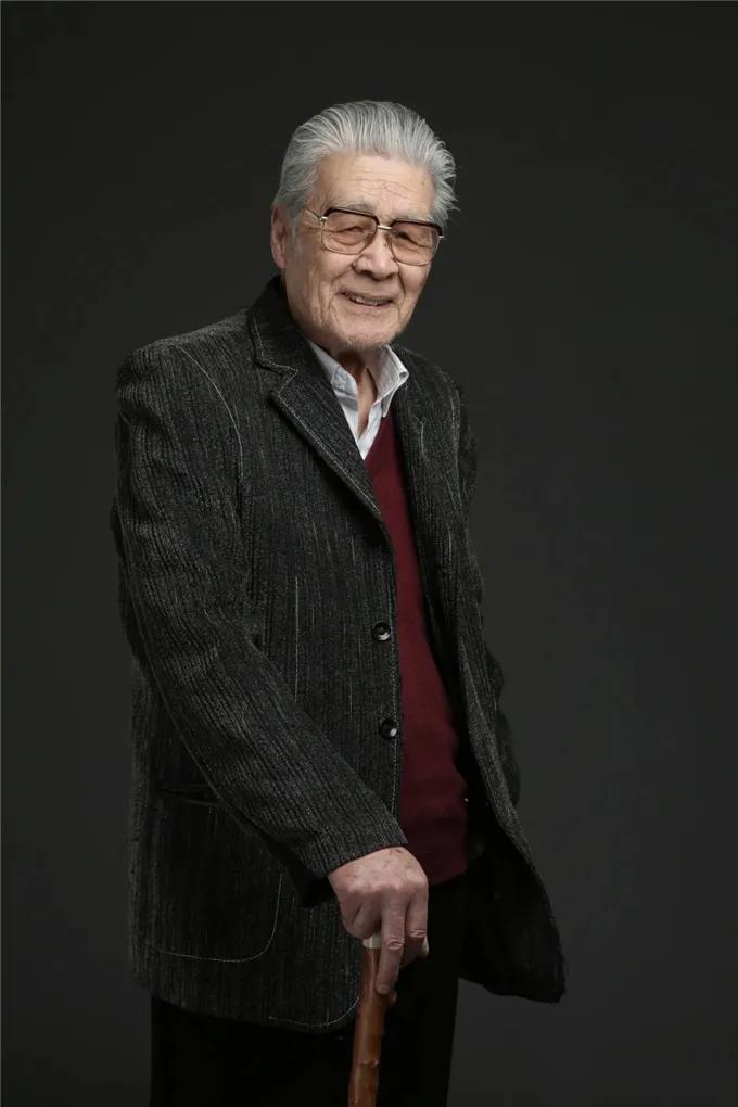 封神榜姜子牙都有谁演的,老封神榜姜子牙扮演者多少岁了