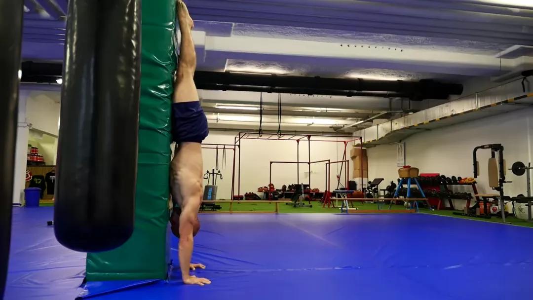 手把手教你学会倒立,手把手教你学倒立