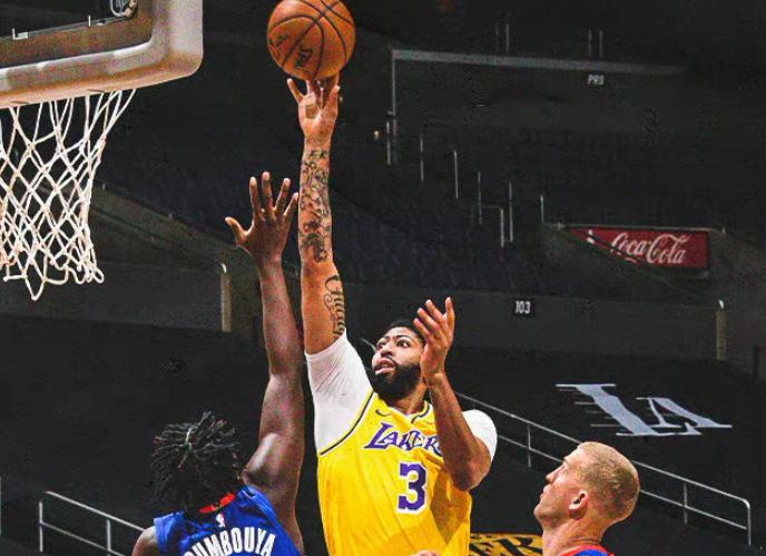 湖人三节落后29分,湖人最后7.6秒三分被绝杀