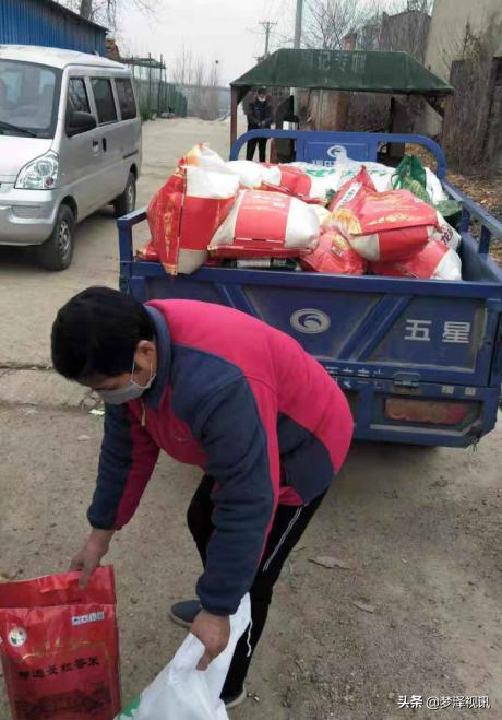 湖北云梦义堂多个村自发为村民集中采购生活物资