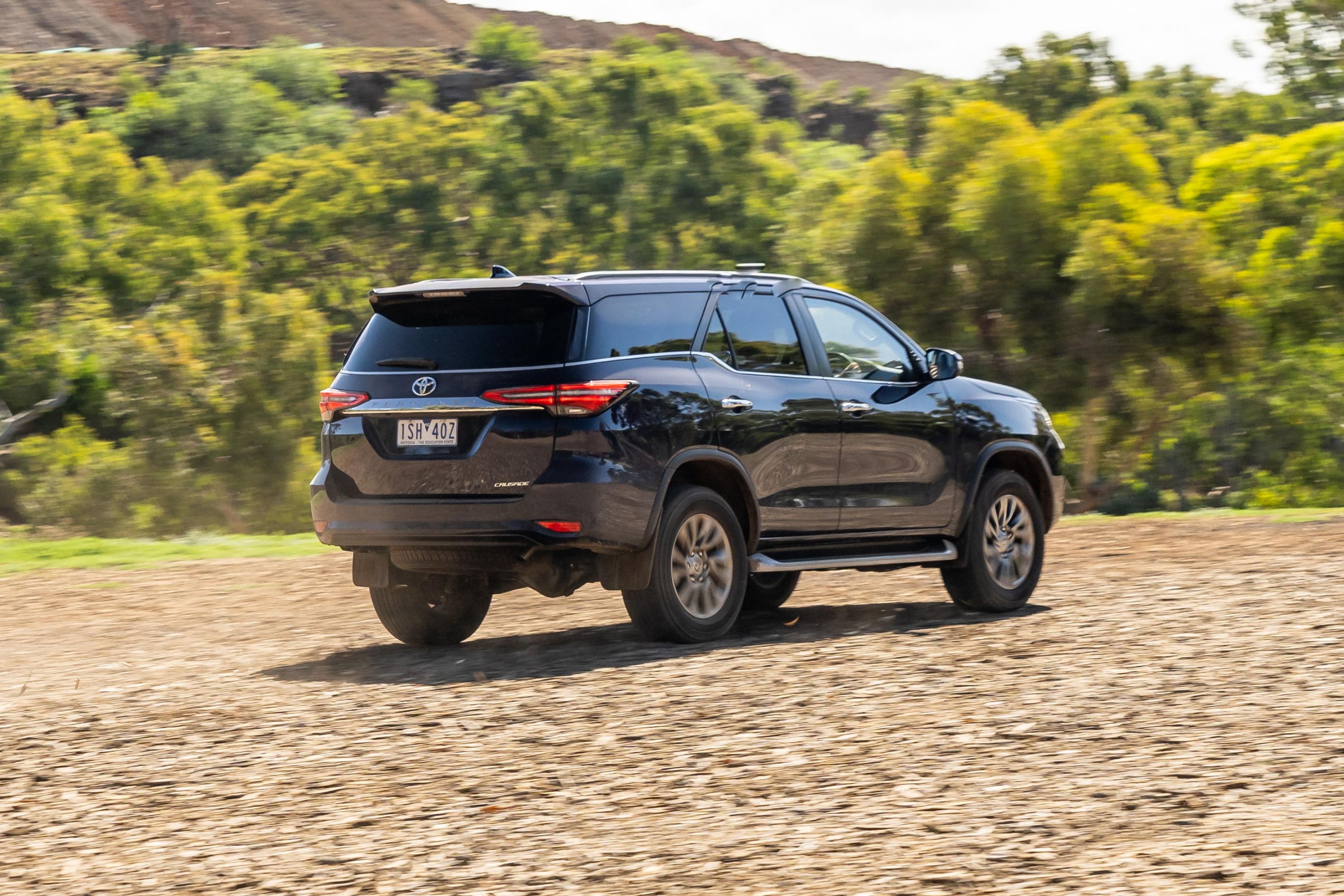 2018款丰田进口穿越者试驾,丰田穿越者对比丰田普拉多