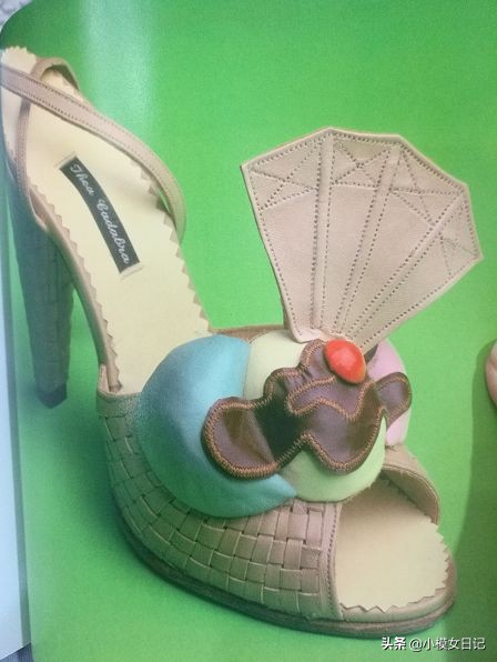 鞋子的故事视频,鞋子的故事