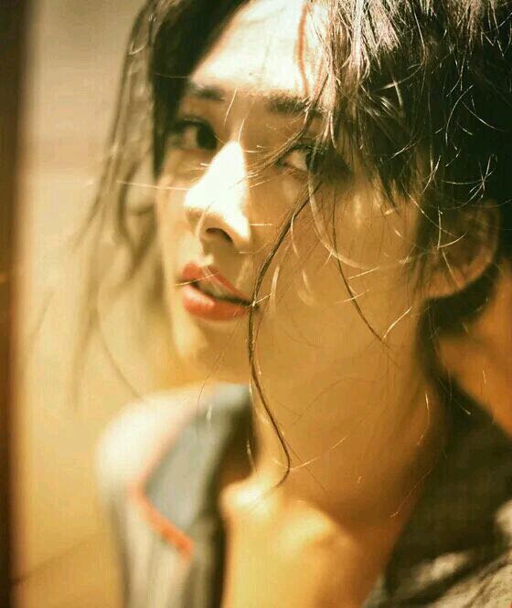 “港圈太子妃”上位史，没有我们想象的简单