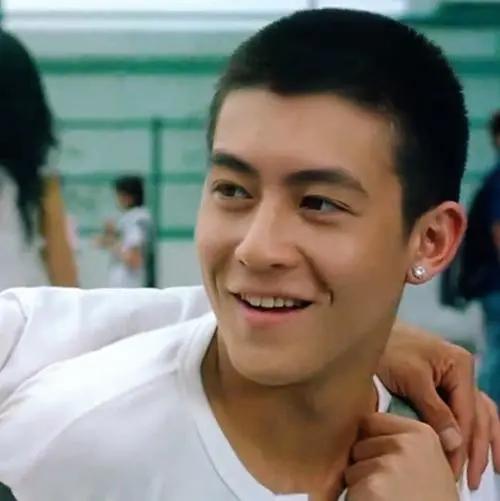 男生怎么找适合自己发型,一个男生如何打扮