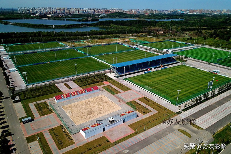 唐山南湖城市足球广场,唐山南湖城市足球广场附近酒店