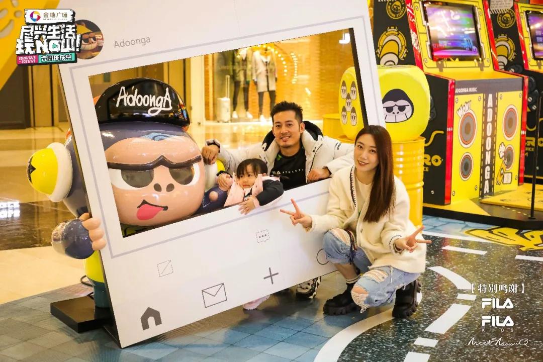 屁屁猩拍了拍你，并递出一张50团100代金券