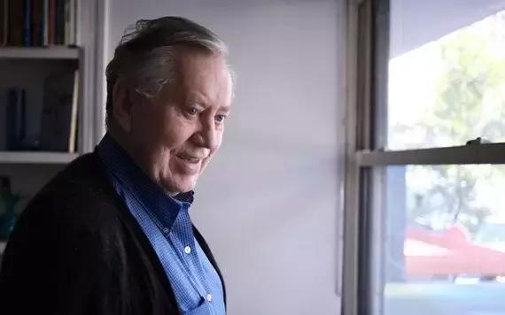 戴15元手表，租一居室，秘密捐出560亿，他活出了上帝的模样！