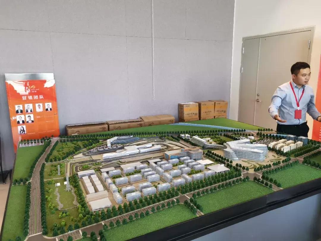 如果当年你投资了佛罗伦萨小镇（附院长真容）...