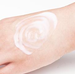 干燥肌肤该如何正确的补水保湿,修护干燥敏感肌肤的产品