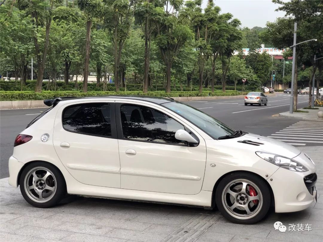 2011年的标致207当年卖多少钱,09年的标致207卖1万3划算吗