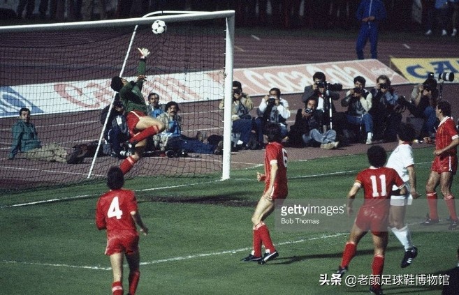 猎鹰人足球鞋,猎鹰儿童足球鞋