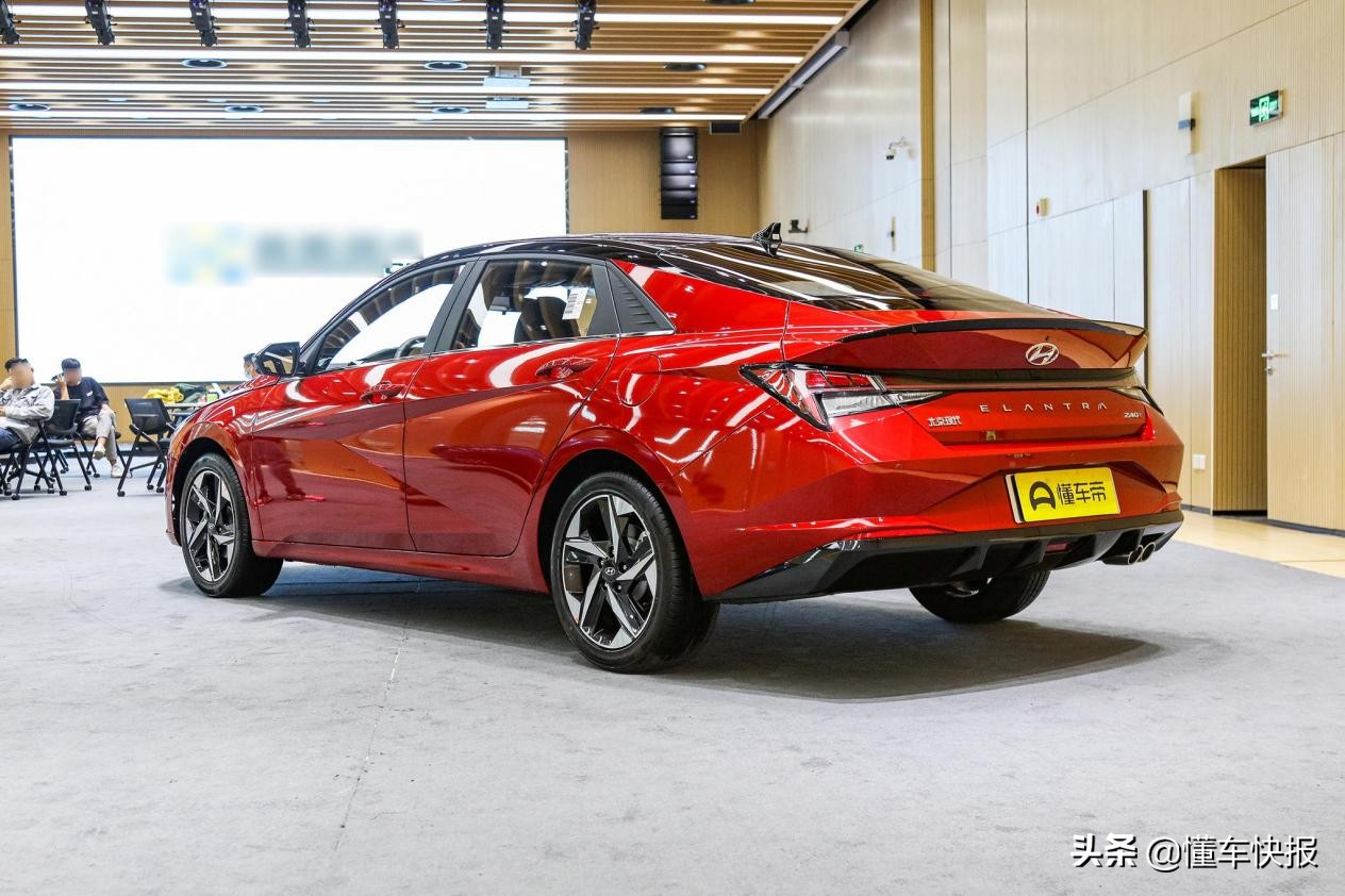 第七代伊兰特和全新伊兰特区别,第六代伊兰特对比第七代伊兰特