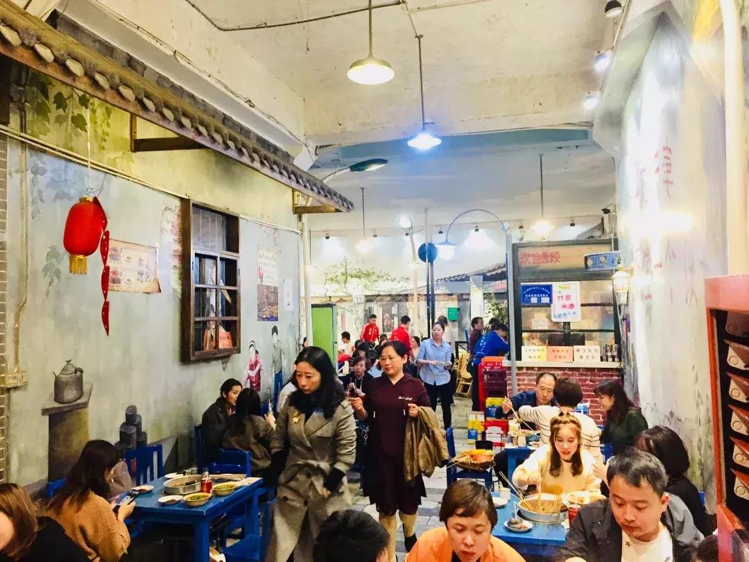 新南门，成都人听到这三个字就是包不住的清口水，走起~