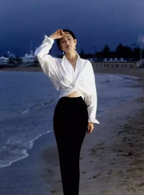 还在靠大红唇来提升气场？想做女王，裸色唇膏一样能做到