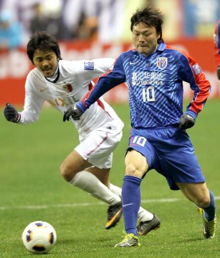 40岁申花名宿竟然还在踢职业联赛亮相中乙队伍足协杯已经建功