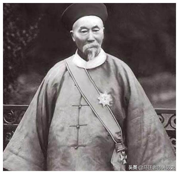 清朝时*官高**都称“中堂”，中堂是什么官职