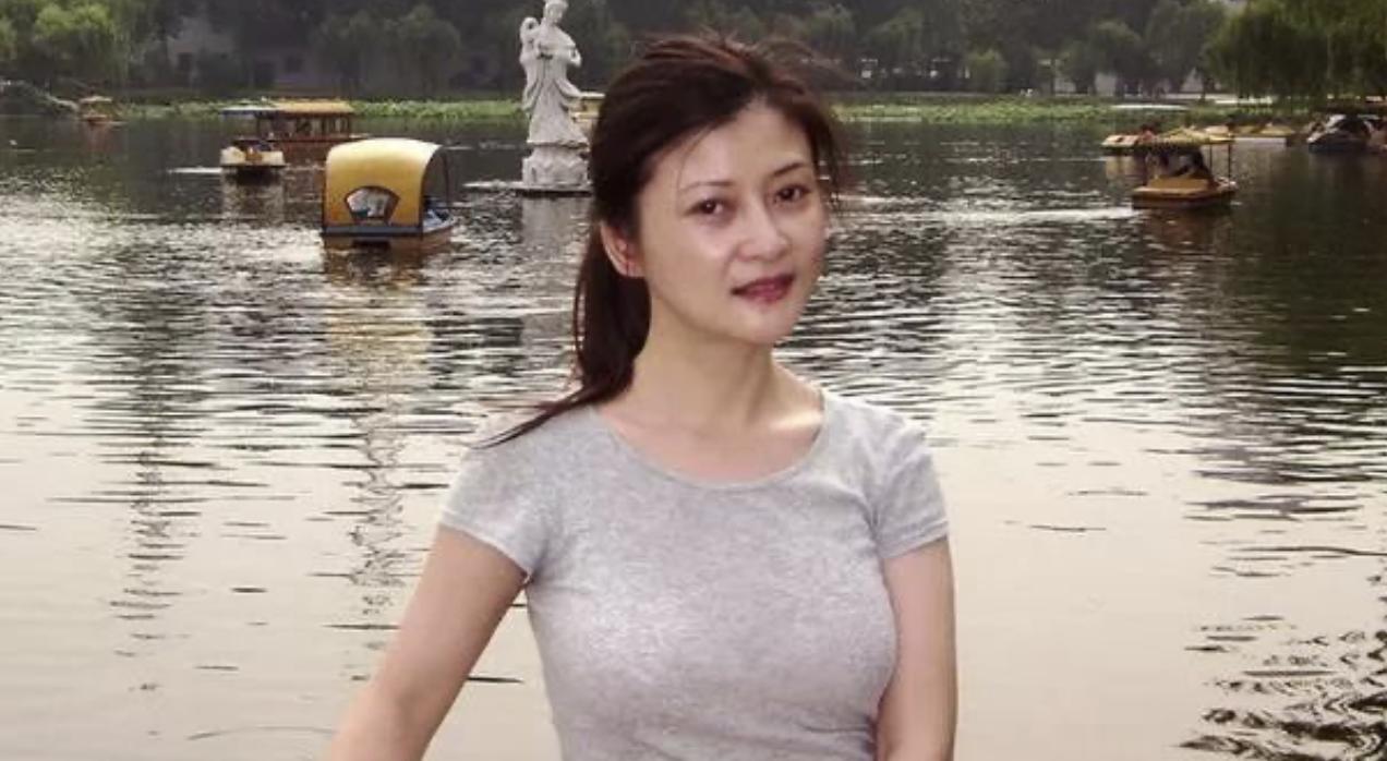 朱晓琳退出歌坛的原因,朱晓琳《妈妈的吻》