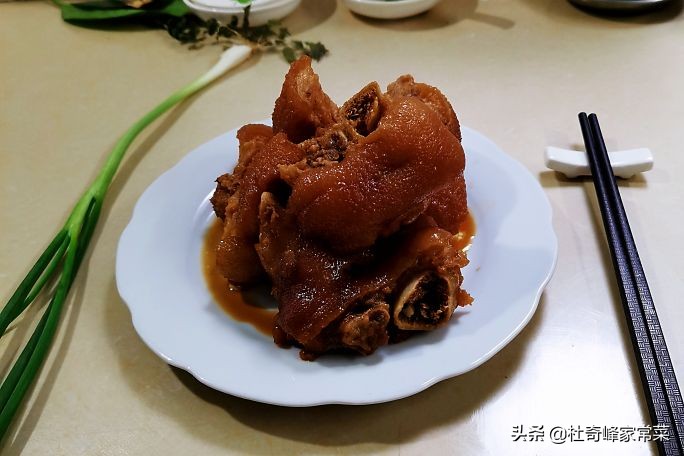 年夜饭猪蹄汤寓意,年夜饭必备家常菜猪蹄寓意