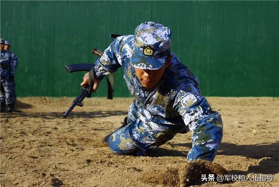 直招士官和义务兵入伍哪个好,直招士官和义务兵入伍有什么区别