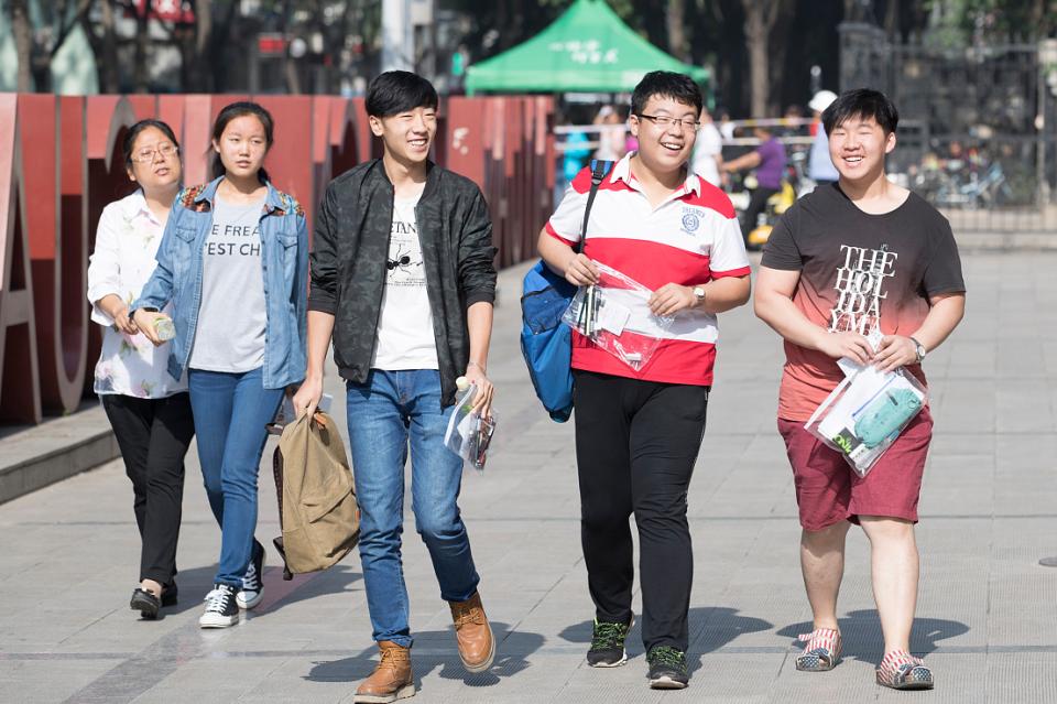 高考复读生填志愿技巧,高考出分后应该做什么复读