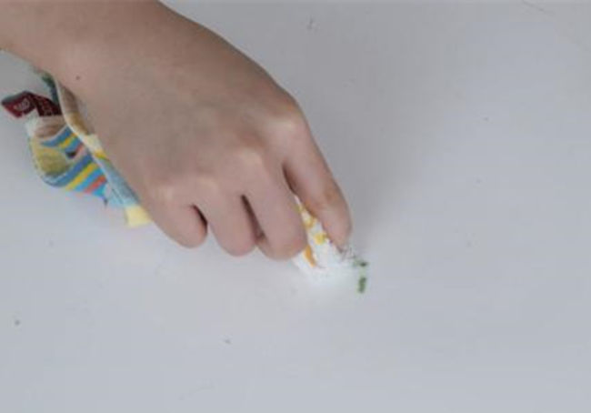 风油精治嗓子疼是直接滴嗓子里吗,生活有妙招风油精