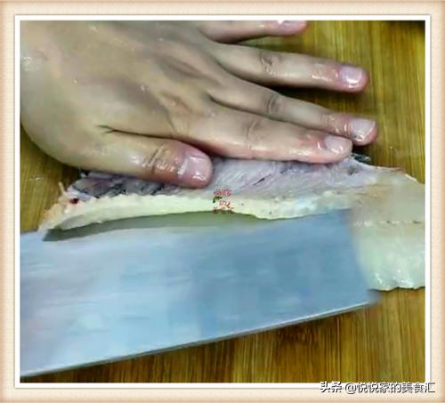 正宗酸菜鱼详细教程,如何能把酸菜鱼做得鲜嫩爽滑