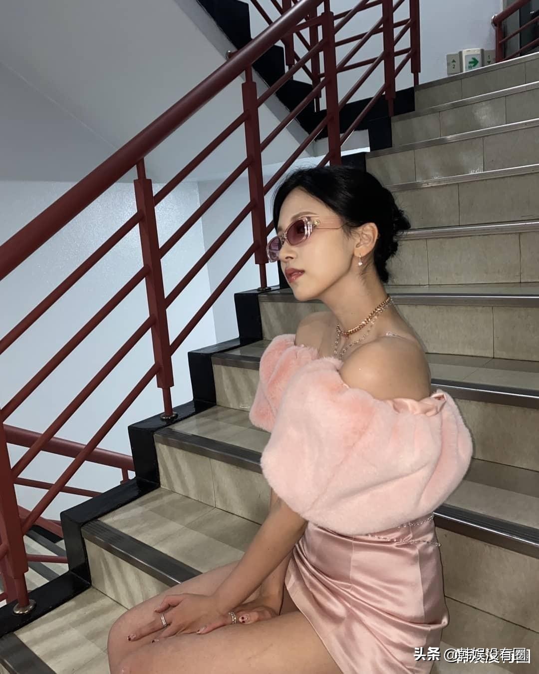 twicemomo拍照变脸,twicemomo写真集