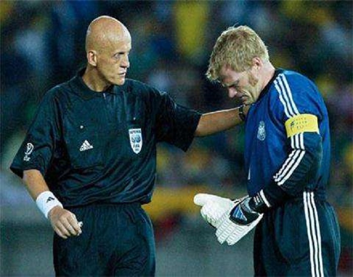 最公平的足球裁判科里纳,世界足球裁判科里纳暖心时刻