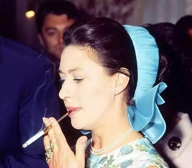 英国皇室女王伊丽莎白,英国王室伊丽莎白的一生