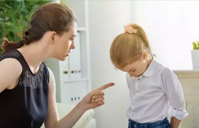 如何教3岁小孩不拿别人东西,三岁宝宝喜欢拿别人家东西怎么办