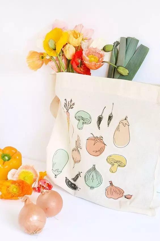 拿这个擦一擦包包，跟新买的一样