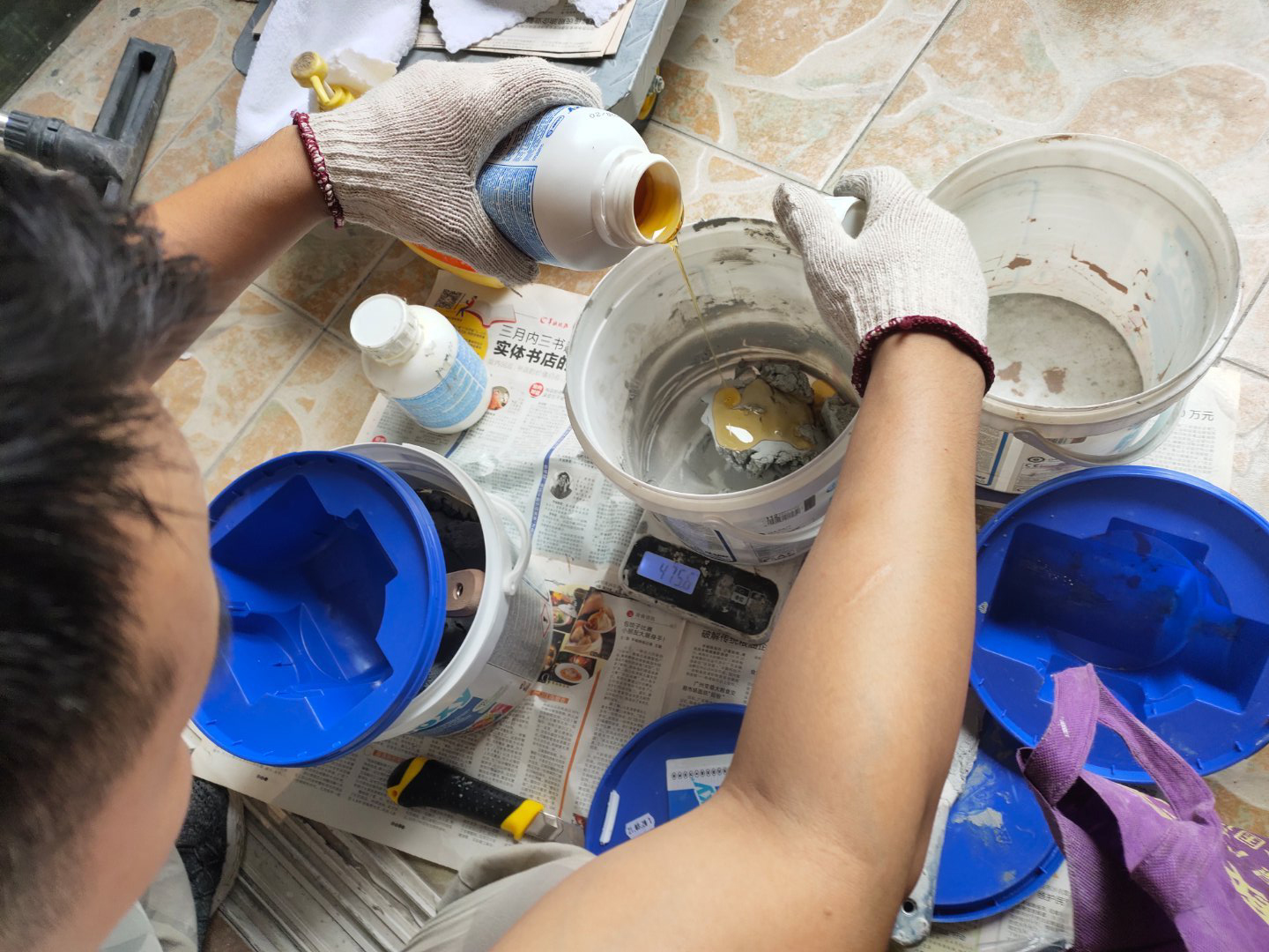 环氧彩砂勾缝剂100平方需多少材料,卫生间地面用勾缝剂还是环氧彩砂