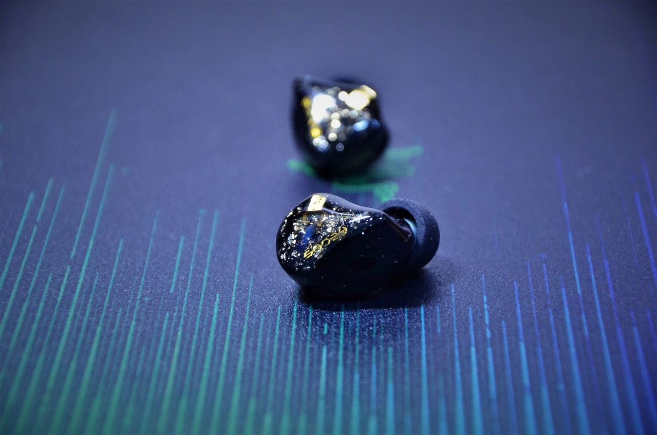 黑色与金色高级感,黑色与金色高级