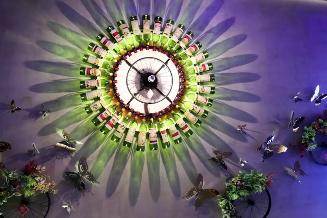 清远地标级KTV，坐拥网红时光隧道，还把热带雨林搬了过来