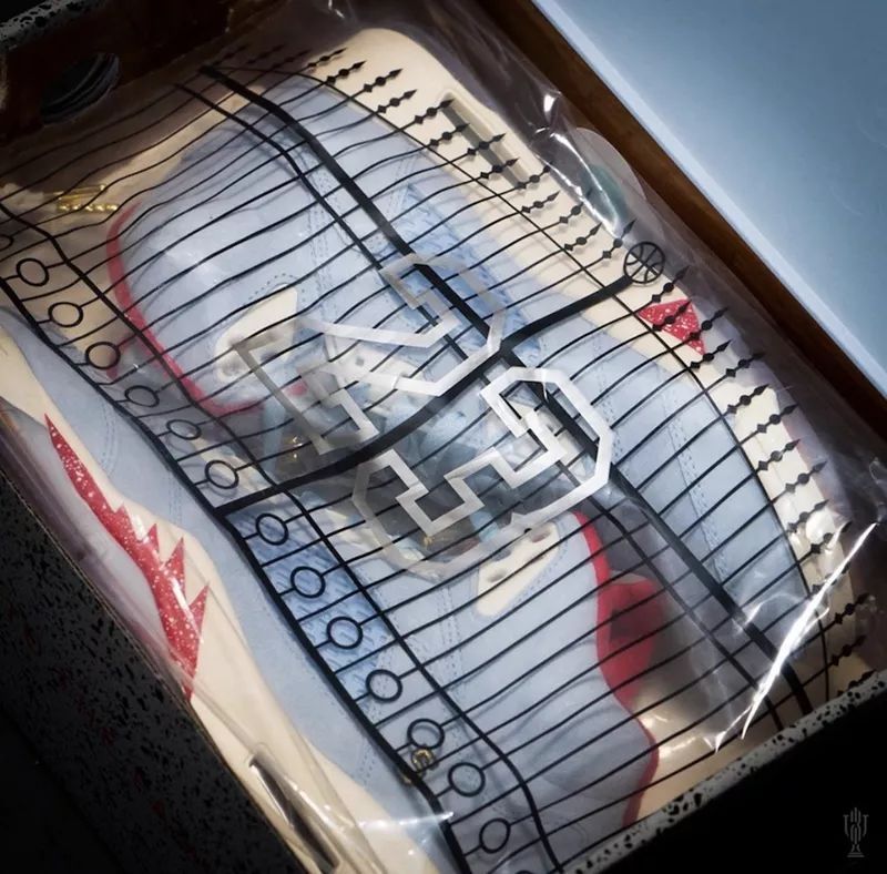 月工资8000舍不得买鞋,月薪一万买不起百元鞋