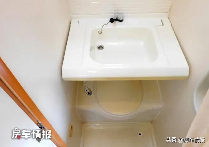 丰田海狮房车,高顶丰田海狮房车