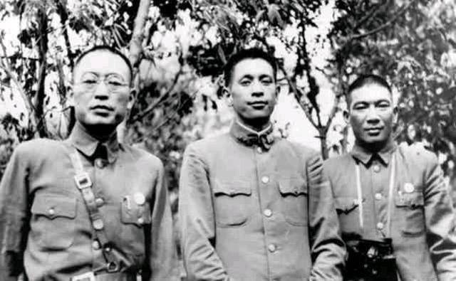 抗日战争中的飞将军，战场上数次逃跑，享年103岁，其子是影星