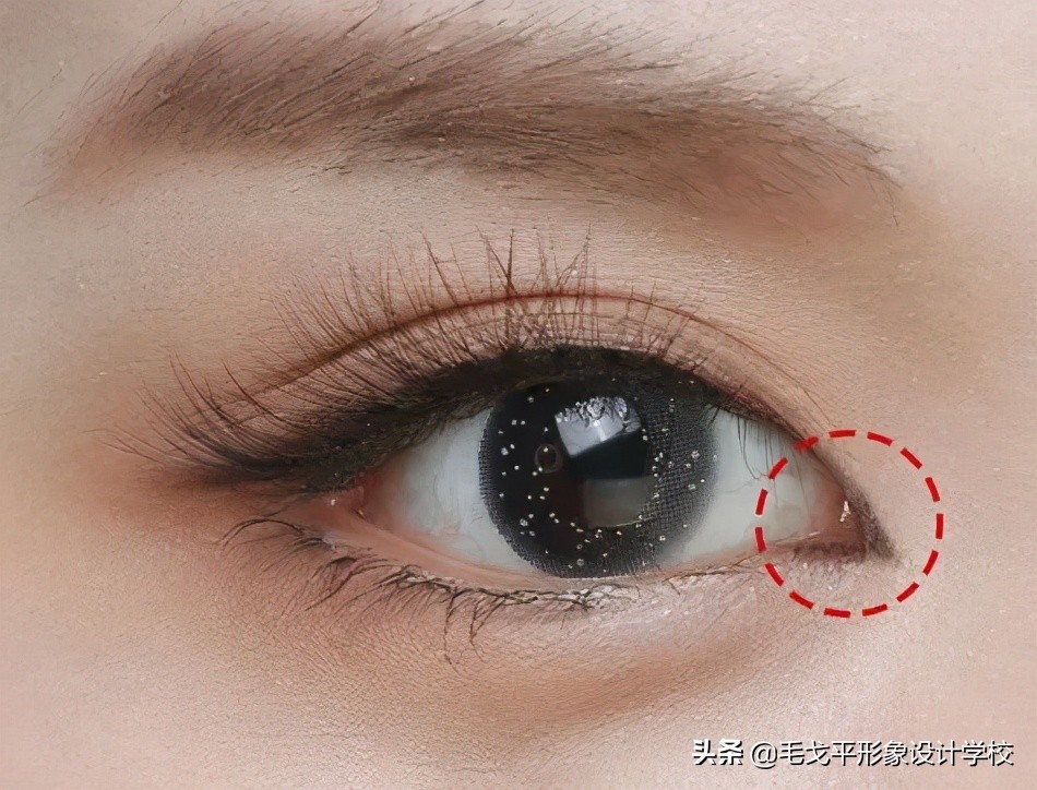 完美日记眼线画法新手,眼线的画法新手简单