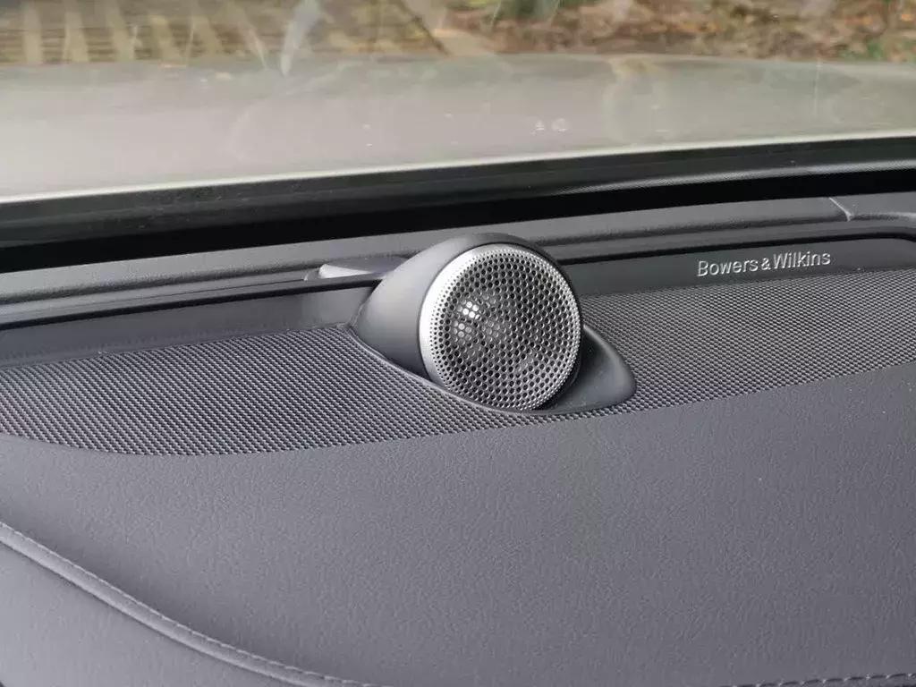 车价50万,音响值10万!这辆旅行车为何如此受追捧?