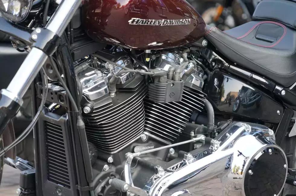 哈雷breakout突破者评测,哈雷突破者骑行体验