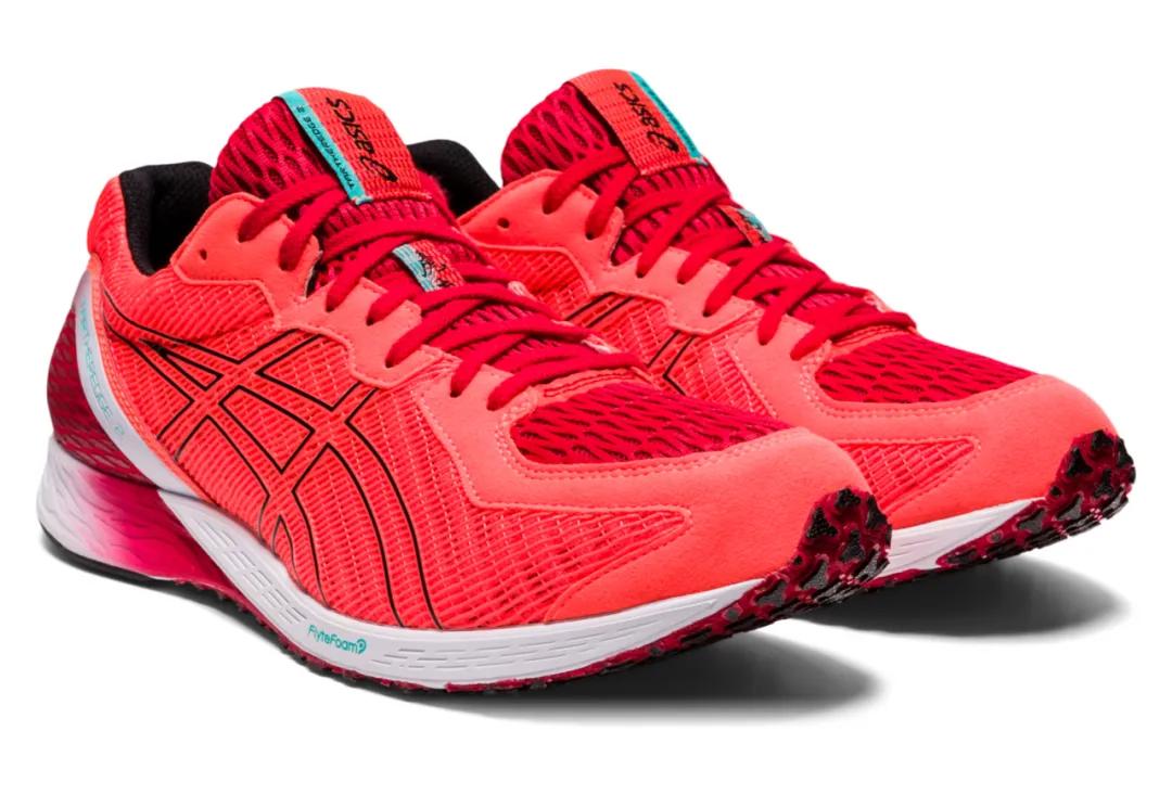 刘嘉玲穿运动鞋,54岁的刘嘉玲穿运动装登山