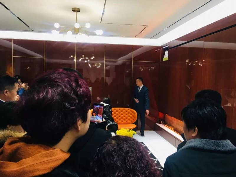 交接！卡尔·凯旋创始人王义京卸任法人，董事长王向东接掌！